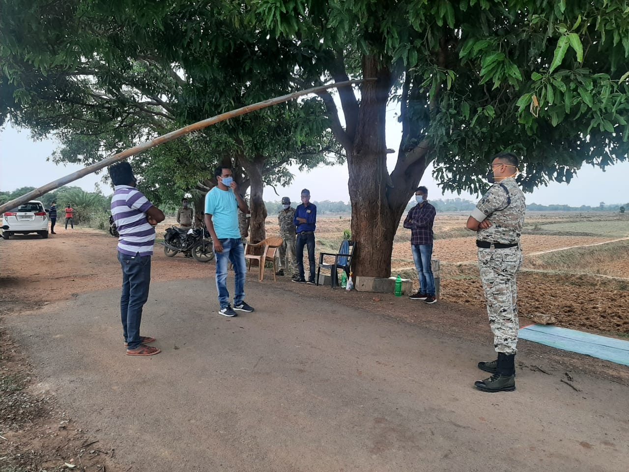 छत्तीसगढ़-उड़ीसा सीमा  चेक पोस्ट का एसपी ने निरीक्षण