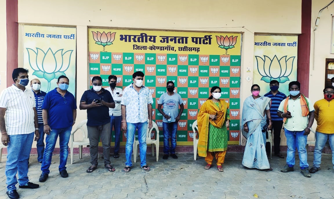 छत्तीसगढ़ सरकार की 18+टीकाकरण पॉलिसी पर हाईकोर्ट की आपत्ति के टीकाकरण स्थगित