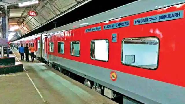 कोरोना कहर के बीच रेलवे का बड़ा फैसला, 9 मई से राजधानी, शताब्दी जैसी 28 ट्रेनें अगले आदेश तक बंद