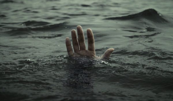 पांच बच्चों की मौत: पानी भरे गड्ढे में डूबने से एक ही गांव के पांच बच्चों की गई जान, इलाके में मची अफरा-तफरी