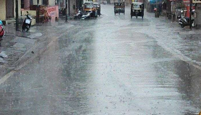 चक्रवाती तूफान के राजस्थान की तरफ बढने से आज सुबह रिमझिम बारिश का दौर शुरु