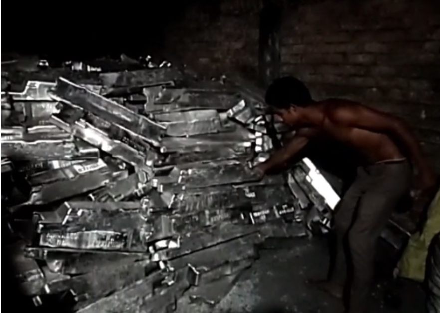 BIG BREAKING: MP पुलिस की छत्तीसगढ़ में छापेमारी, सिल्वर व्यापारी के फैक्ट्री से 75 लाख का एल्युमीनियम बरामद