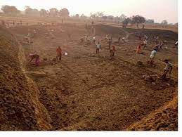 मुख्यमंत्री ने राजनांदगांव जिले में मनरेगा के तहत सबसे ज्यादा 111 प्रतिशत काम होने पर की प्रशंसा