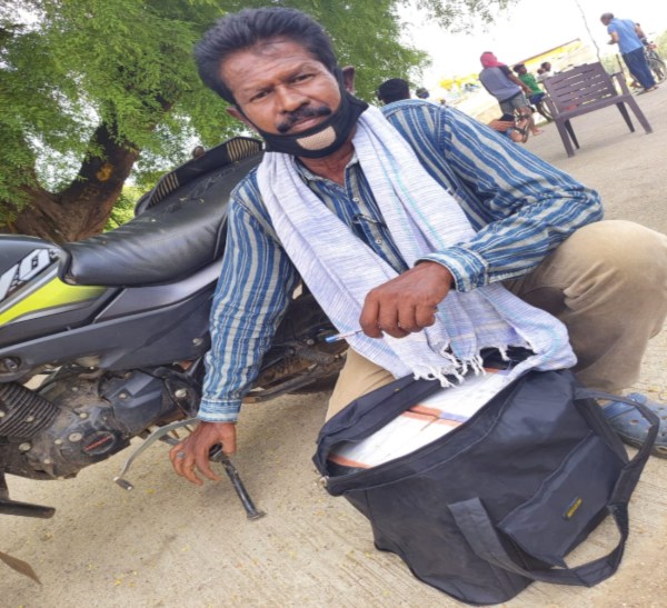 नक्सल क्षेत्र में एक व्यक्ति के पास मिला 59 लाख कैश, सुरक्षाबलों के उड़े होश, जानें ये रकम किसके लिए था…