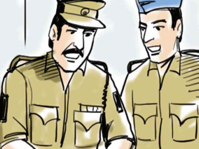 शातिर ठग पुलिस वाले को ही लगा रहे चूना, यहां पुलिसकर्मी के खाते से पार कर दिए इतने हजार