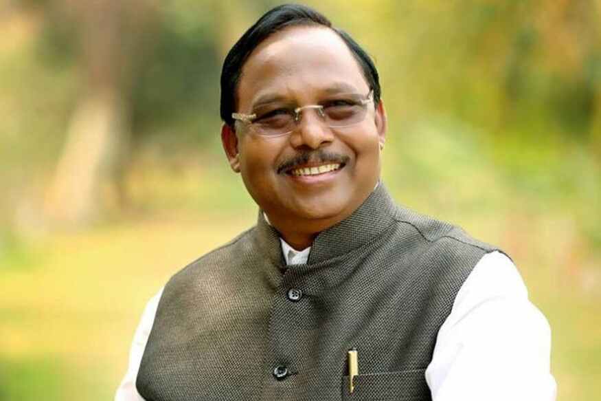 नेताओं को भी नहीं छोड़ रहे शातिर ठग