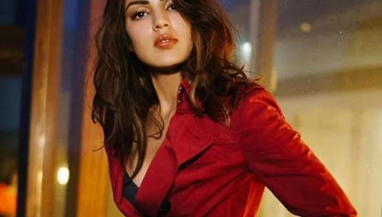 Rhea Chakraborty ने लगाया Sushant Singh Rajput के परिवार पर बड़ा आरोप, सुशांत के साथ बहन और जीजा लेते थे ड्रग्स