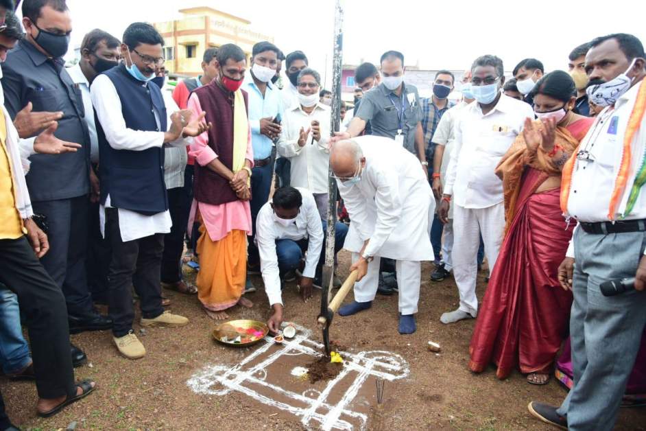 गृहमंत्री ताम्रध्वज साहू ने नगर निगम रिसाली क्षेत्र में 3.29 करोड़ के विकास कार्यों का किया भूमिपूजन