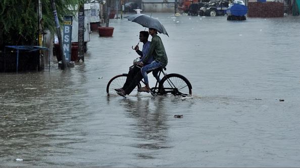 झारखंड में जानें कब रुकेगी बरिश, यूपी-बिहार में भारी बरिश