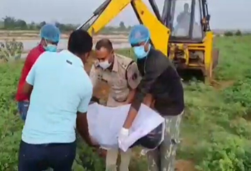 छत्तीसगढ़ : पुलिस का दिखा मानवीय चेहरा, लोग कर रहे जमकर तारीफ…
