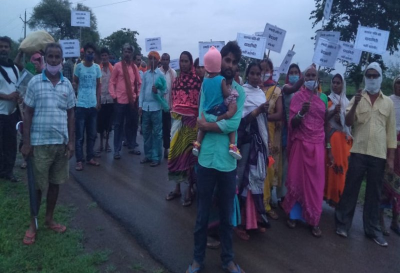 जमीन से बेदखली की पीड़ा : भूमिहीन गरीब किसानों की कहीं कोई सुनवाई नहीं, 150 लोग पैदल मार्च कर रायपुर के लिए किया कूच…