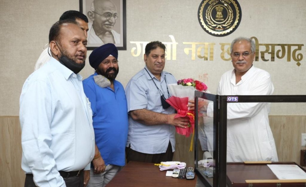 टोक्यो का न्योता स्वीकार: CM भूपेश बघेल से मिले OAI महासचिव मेहता, CGOA की जमकर की तारीफ, सीएम बघेल ने होरा को बनाया प्रतिनिधि
