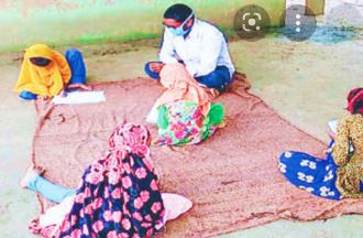 बिहारपुर आदिवासी अंचल की 8 नोनियो को मिला सुरक्षा कवच : संसदीय सचिव ने किया बांड प्रदान