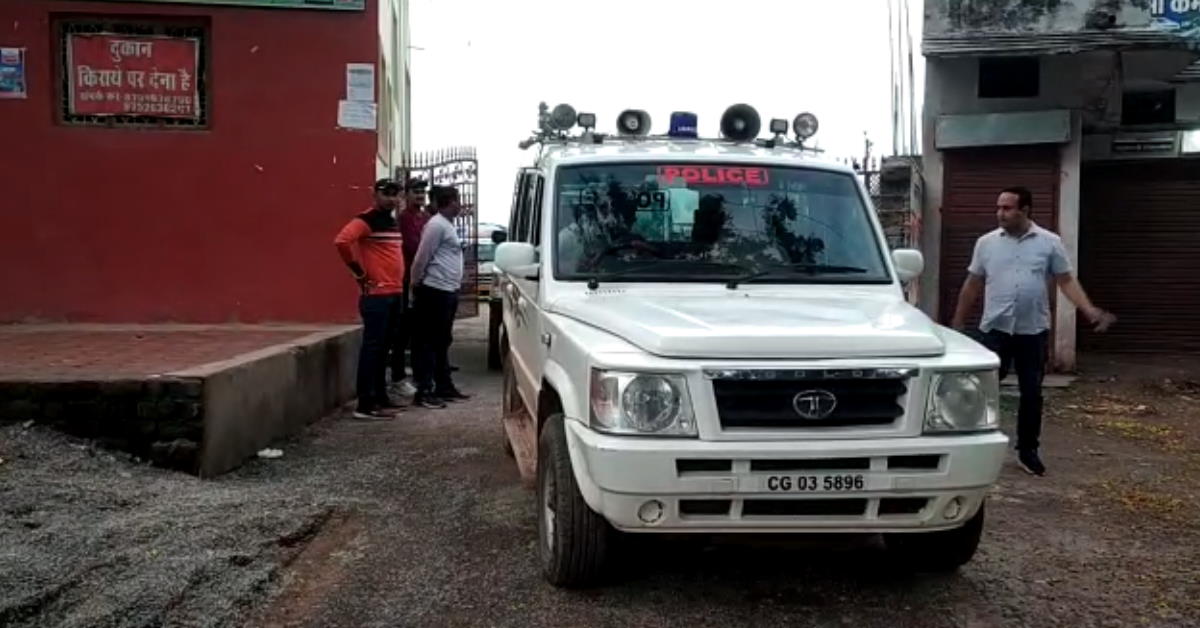 नगर पालिका अध्यक्ष के घर पुलिस की दबिश, बिना निर्माण ठेकेदार को पैसे के भुगतान पर दर्ज है मामला…