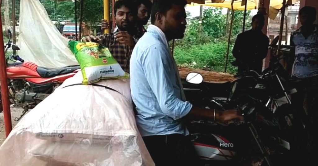 थोथे हैं सारे दावे… यूरिया खाद की कालाबाजारी जोरों पर, 266 की बोरी 500 रुपए में बेच रहे…