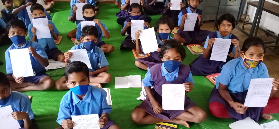 हिंदी दिवस पर कब बुलबुल ने सुलेख लेखन व सामूहिक पुस्तक वाचन का आयोजन