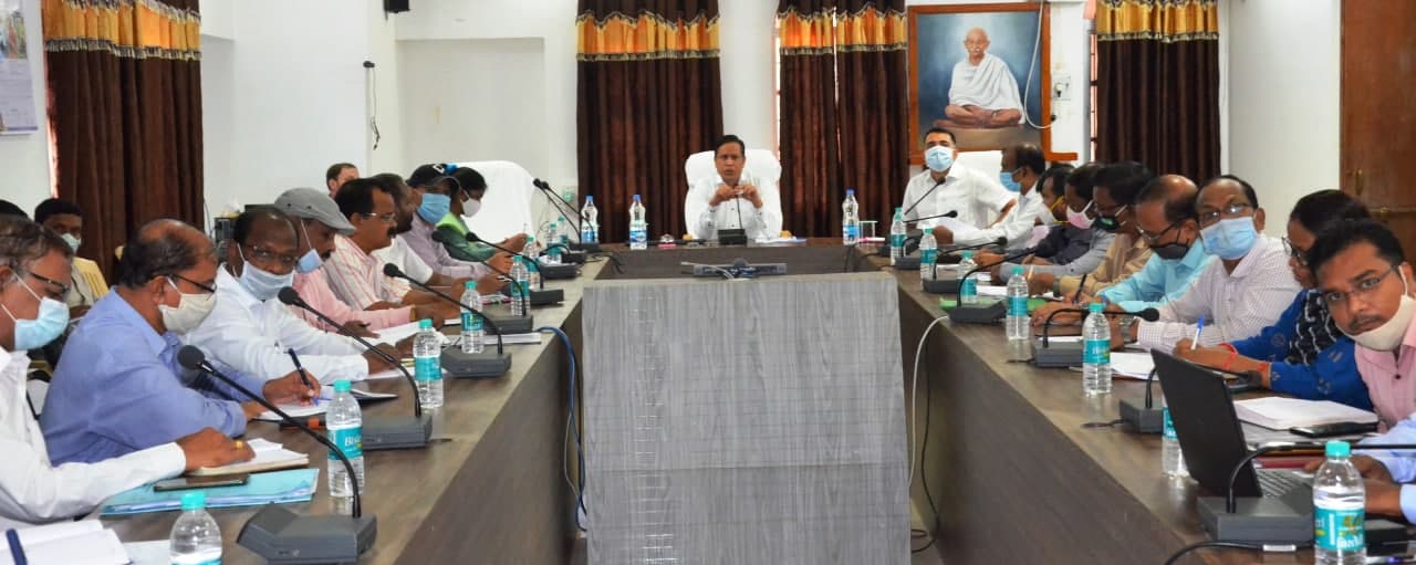 गिरदावरी कार्य का मौका मुआयना कर अद्यतन प्रगति लाये-कलेक्टर