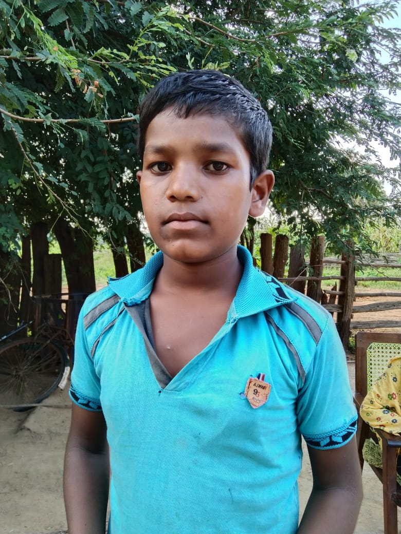 अनाथ शालात्यागी बालक को कलेक्टर के निर्देश पर आश्रम में मिला प्रवेश, छात्र ने सहयोग के लिए जिला प्रशासन जताया आभार