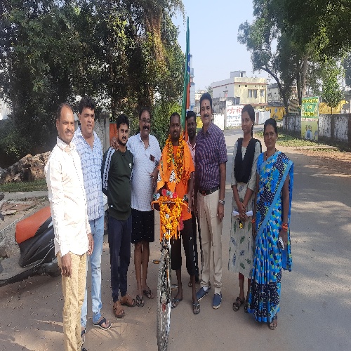 एक वर्ष पूर्व किया पदयात्रा मांग पूरी नहीं, फिर साइकल यात्रा कर राज्यपाल को ज्ञापन, मुख्यमंत्री कार्यालय के सामने अनिश्चित कालीन धरना