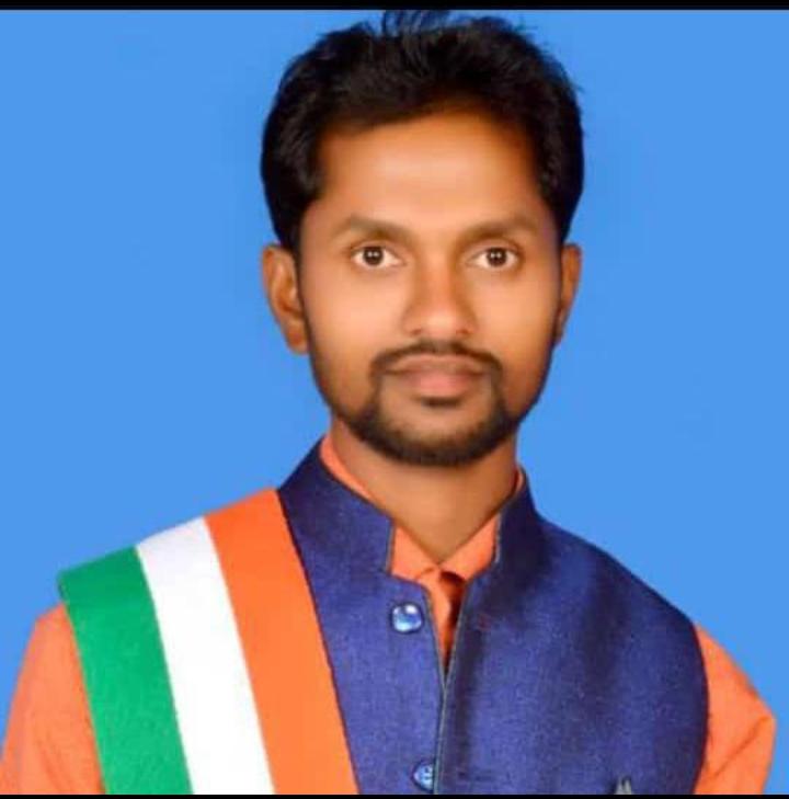 स्तरहीन निर्माण कार्य कर जिला प्रशासन को बदनाम करने के लिए रचा जा रहा है साजिस, ठेकेदार व इंजीनियर नवनिर्मित भवन में जगह-जगह दरारें