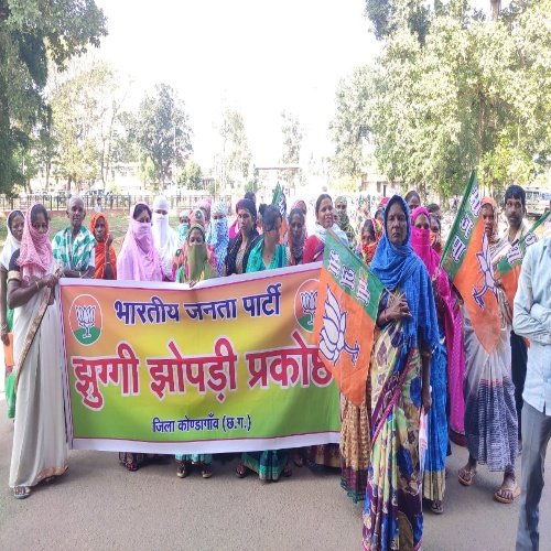 भाजपा झुग्गी झोपड़ी प्रकोष्ठ अध्यक्ष के साथ शहर के PM आवास के हितग्राहियों ने राज्यपाल के नाम कलेक्टर को सौंपा ज्ञापन ﻿