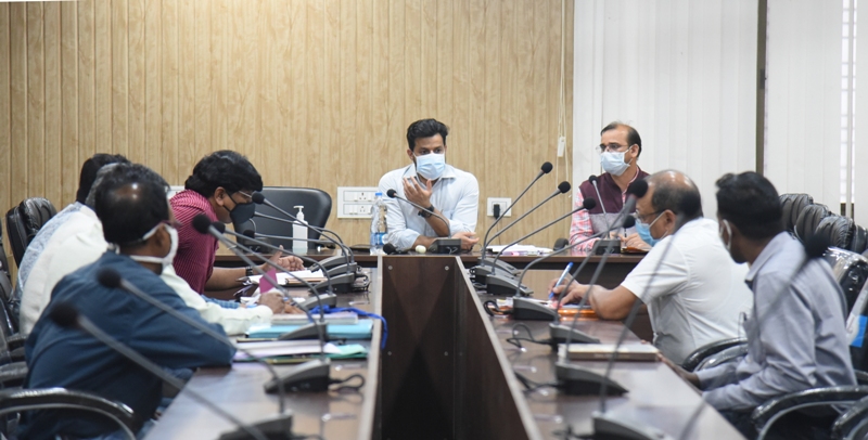 कलेक्टर ने तृतीय एवं चतुर्थवर्ग कर्मियों हेतु समयावधि में पदोन्नति एवं वेतनमान वृद्धि के दिये निर्देश