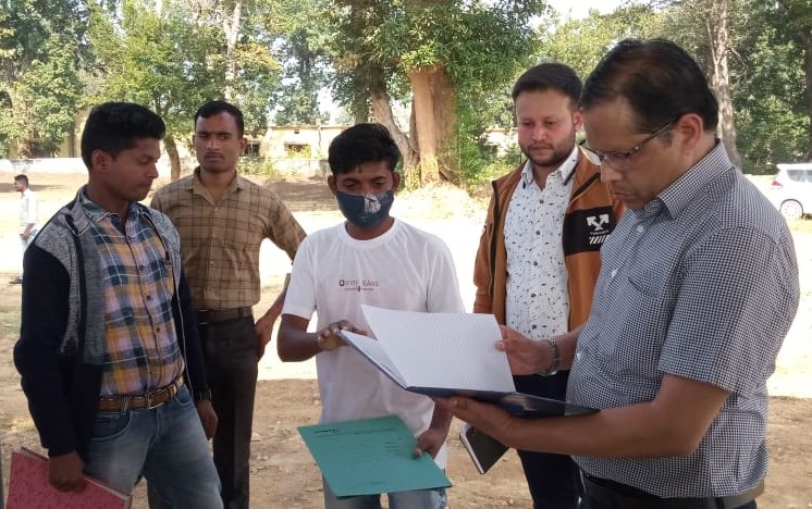 कलेक्टर ने छोटेडोंगर, धौड़ाई और झारा धान उपार्जन केन्द्रों का किया निरीक्षण