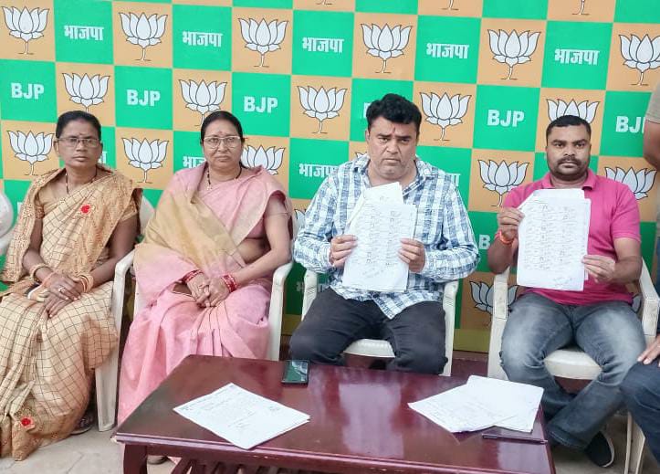 भेलवापदर वार्ड के सैकड़ों मतदाताओं से छीन लिया वोट देने का अधिकार,भाजपा हुआ लामबंद