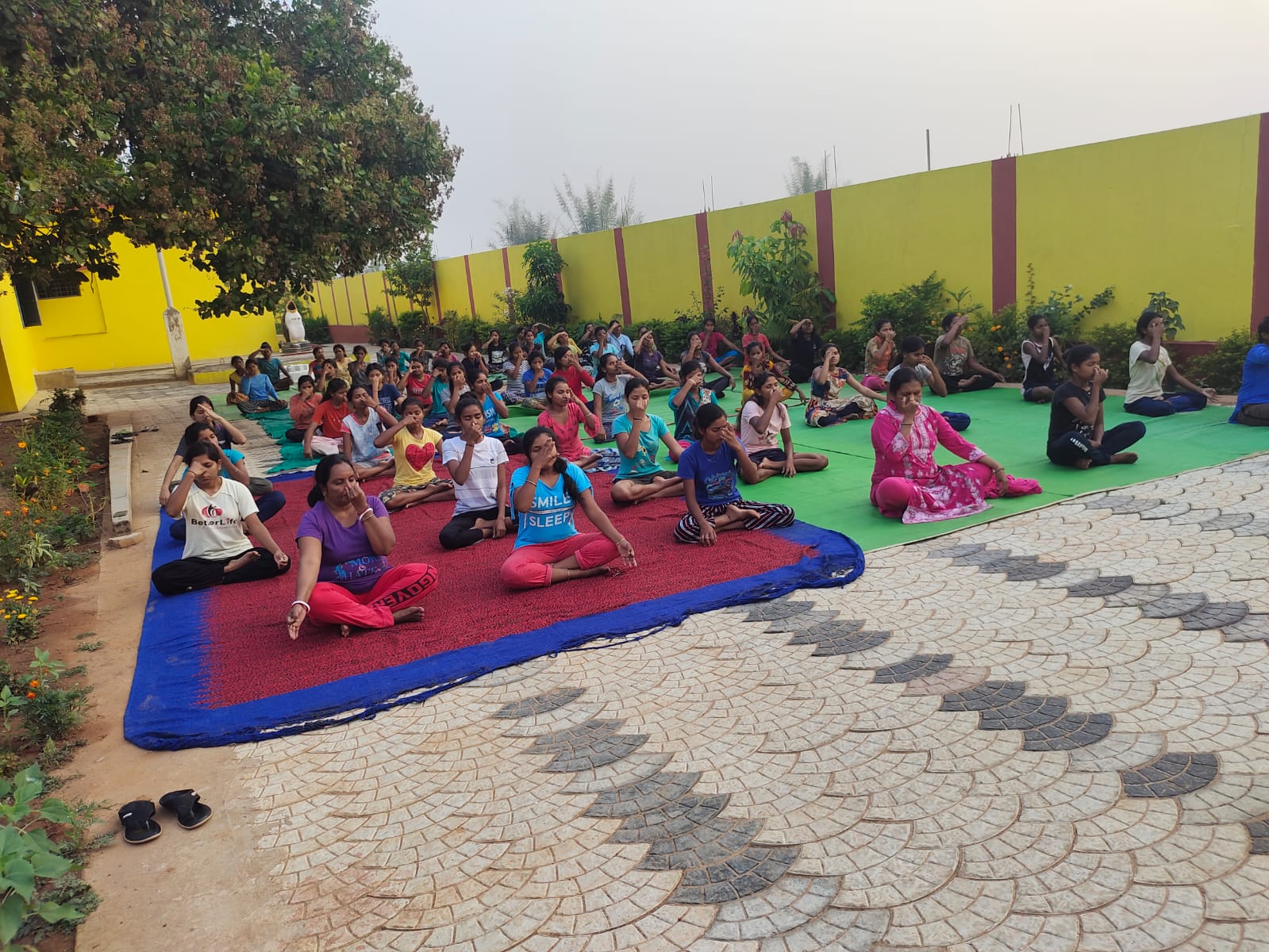 गुण्डाधुर कॉलेज बालिका छात्रावास में चार दिवसीय योग शिविर का किया गया आयोजन