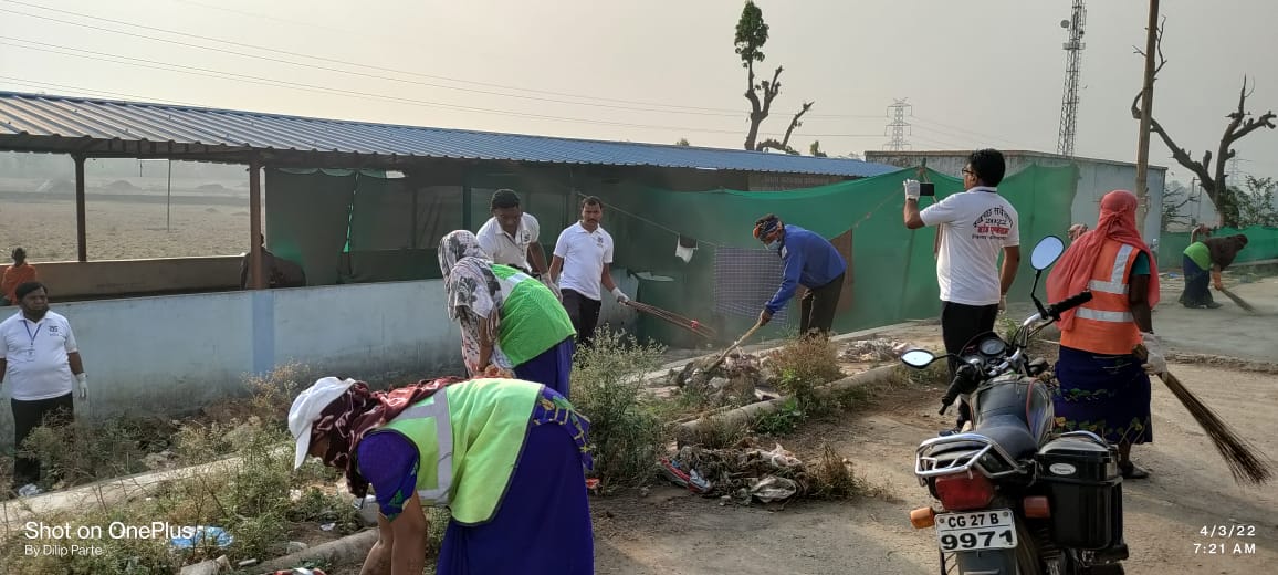 अस्पताल परिसर में चलाया गया स्वच्छता अभियान
