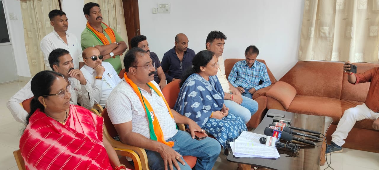 10 गाय ने 21 माह में दिया 10 लाख से अधिक का गोबर, फर्जी गोबर खरीदी व गोठान की एसआईटी जांच की मांग- लता उसेंडी