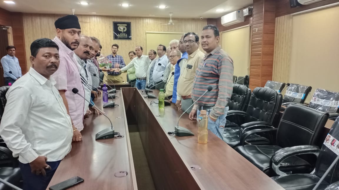 सर्व समाज जिला कोडागाव के पदाधिकारी व समाज प्रमुखों ने की मुलाकात कलेक्टर से
