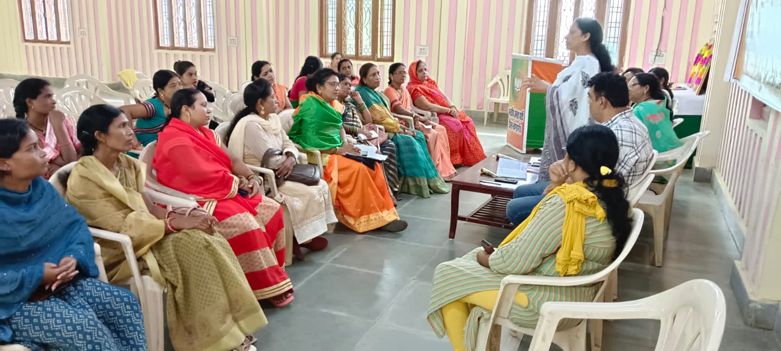 अटल सदन में भाजपा महिला मोर्चा जिला कार्यसमिति की बैठक, बैठक में बनी रणनीति