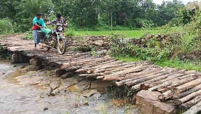 अमृत महोत्सव की एक बूंद 76 वर्ष बाद भी गुमगा गांव में नहीं पहुंची, गांव मूलभूत सुविधा से कोसों दूर
