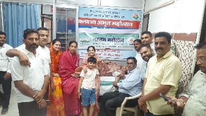 आचार्य श्री नानेश का 23वां  स्मृति दिवस पर जैन समाज की महिलाएं व पुरुष ने किया रक्तदान