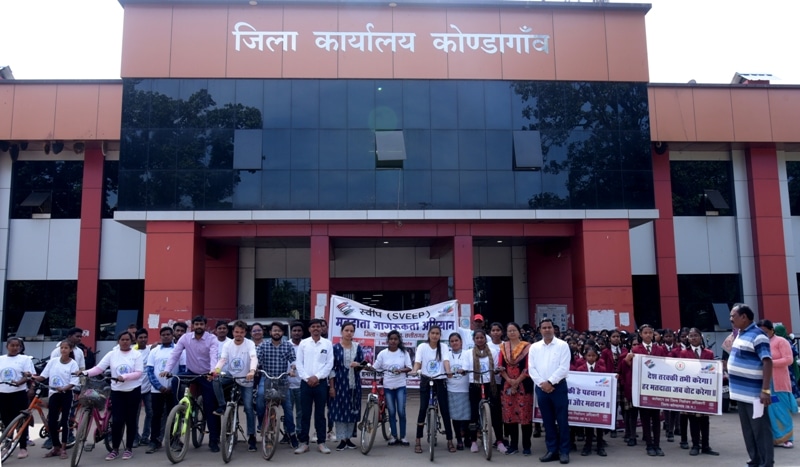 नुक्कड़ नाटक के जरिये मतदाताओं को मतदान के लिए किया जा रहा प्रेरित