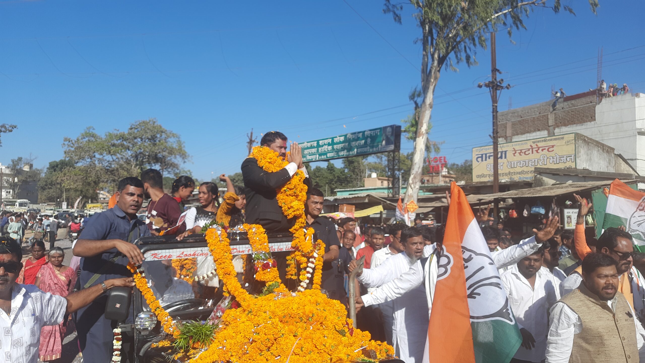 मां ने दूसरों के घरों में काम कर मुझे पढ़ाया - संतराम नेताम