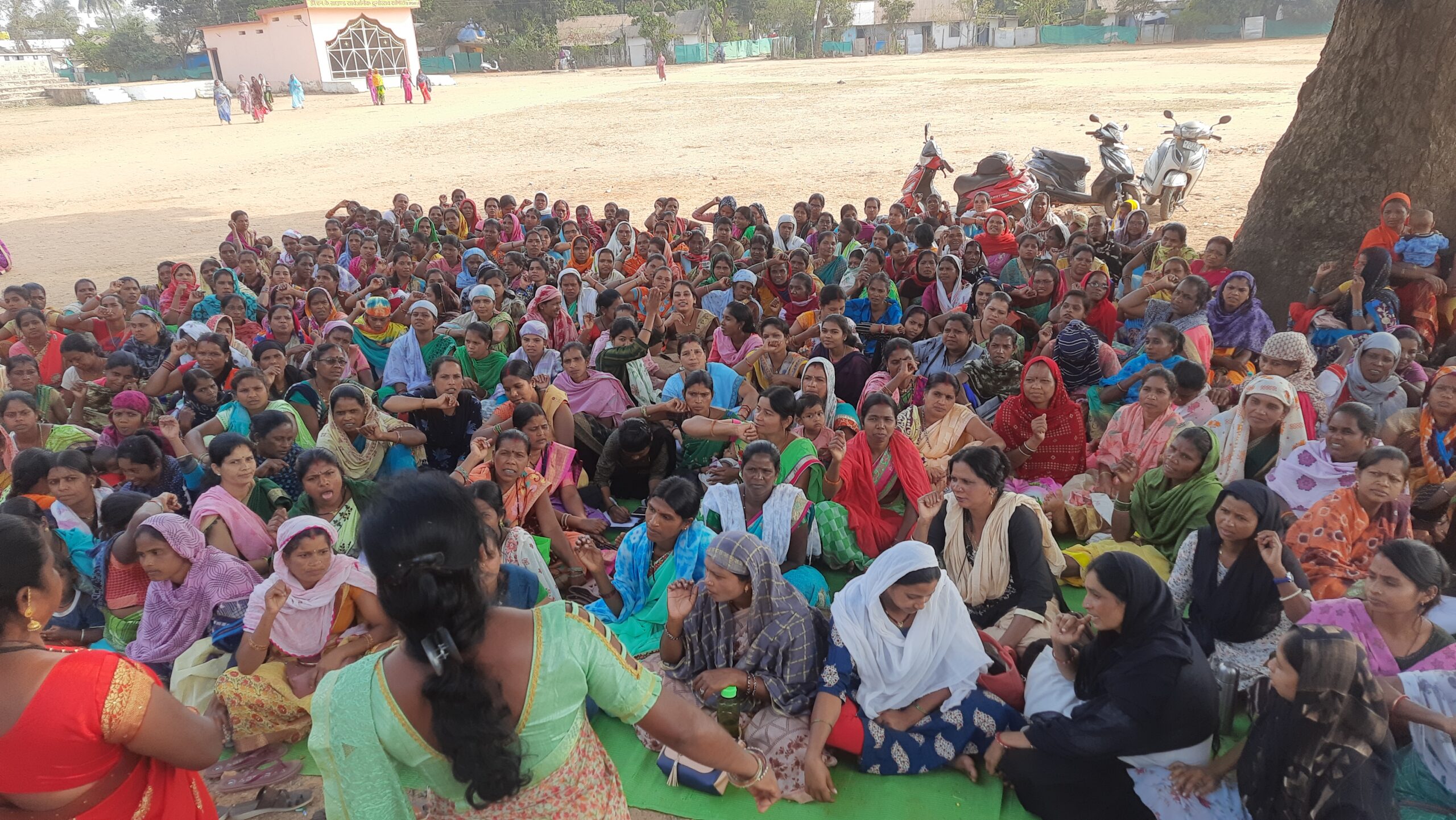 हड़ताली आंगनबाड़ी कार्यकर्ता ने कहां नरवा गरवा धुरवा बाड़ी कका के अब जाने की बारी