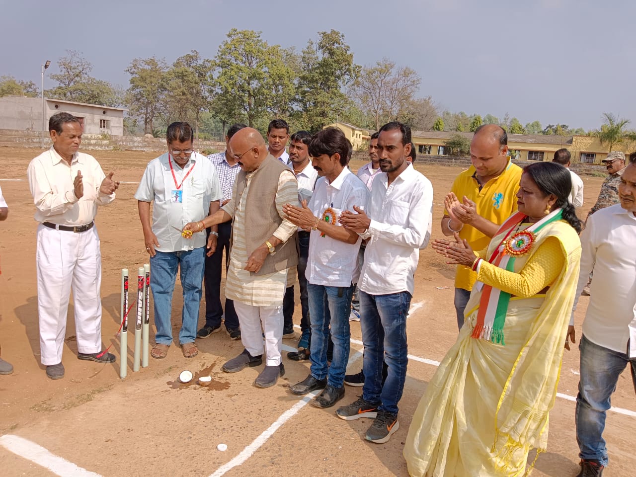 सुभाषचंद्र बोस क्रिकेट टूर्नामेंट का शुभारंभ किया विधायक नाग