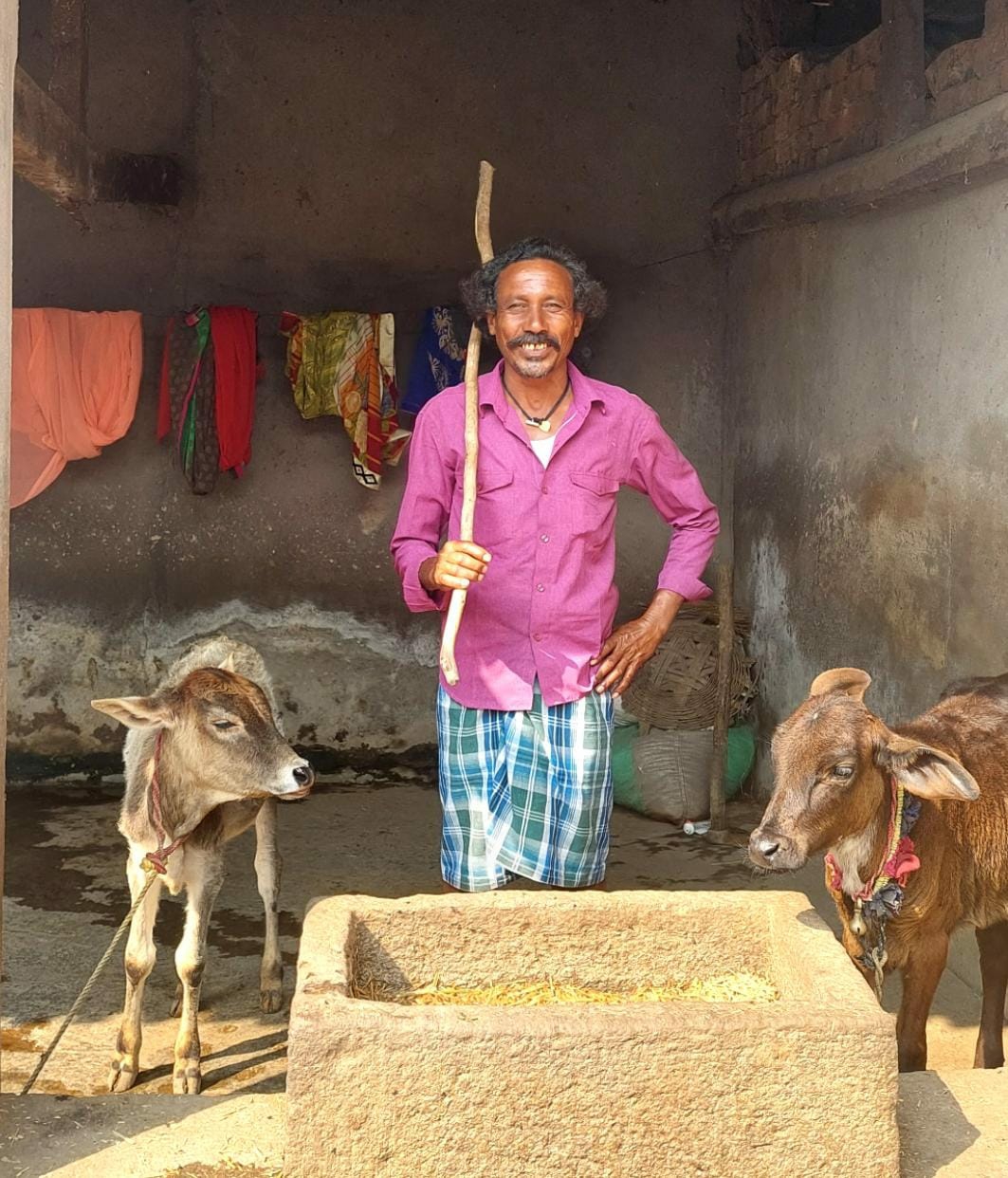 मोहित यादव ने गोबर  बेच कराई जमीन की रजिस्ट्री