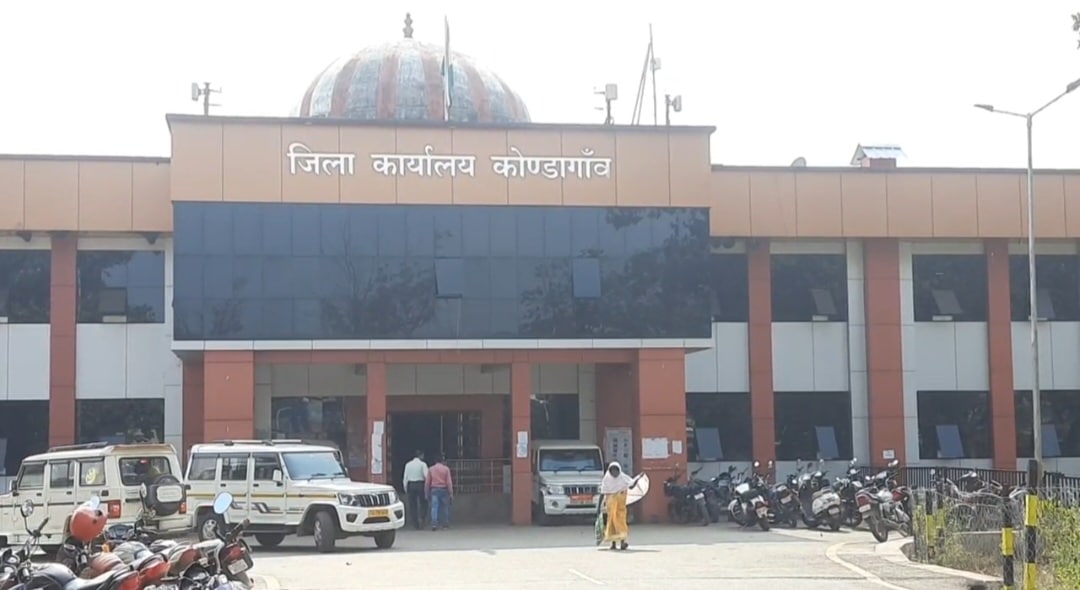 बालक आश्रम खाते की राशि किसी अन्य स्कूल की शिक्षिका ने किया आहरण