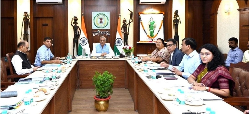 मुख्यमंत्री भूपेश बघेल ने पांच  विभागों के बजट तैयारियों की की समीक्षा
