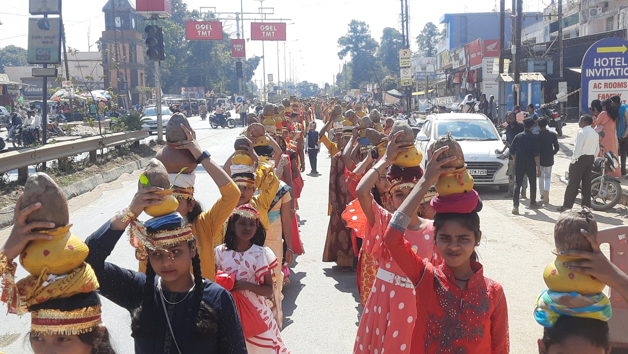 मां परमेश्वरी जयंती पर देवांगन समाज ने निकाली शोभायात्रा