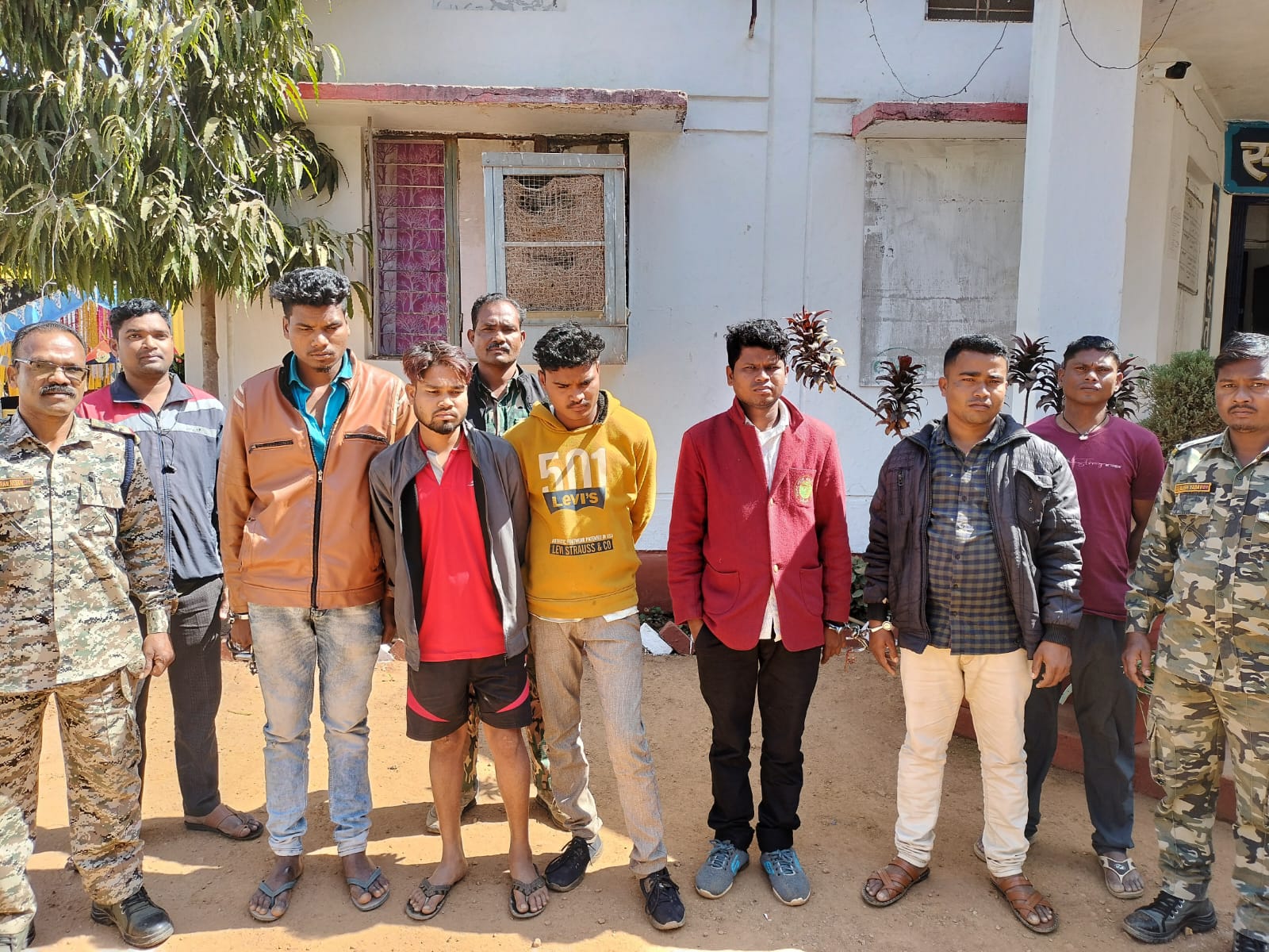 मीडियाकर्मी पर जान से मारने की नीयत से लाठी डंडे से हमला,पुलिस ने 5 आरोपी को किया गिरफ्तार एक आरोपी विनीत सक्सेना फरार