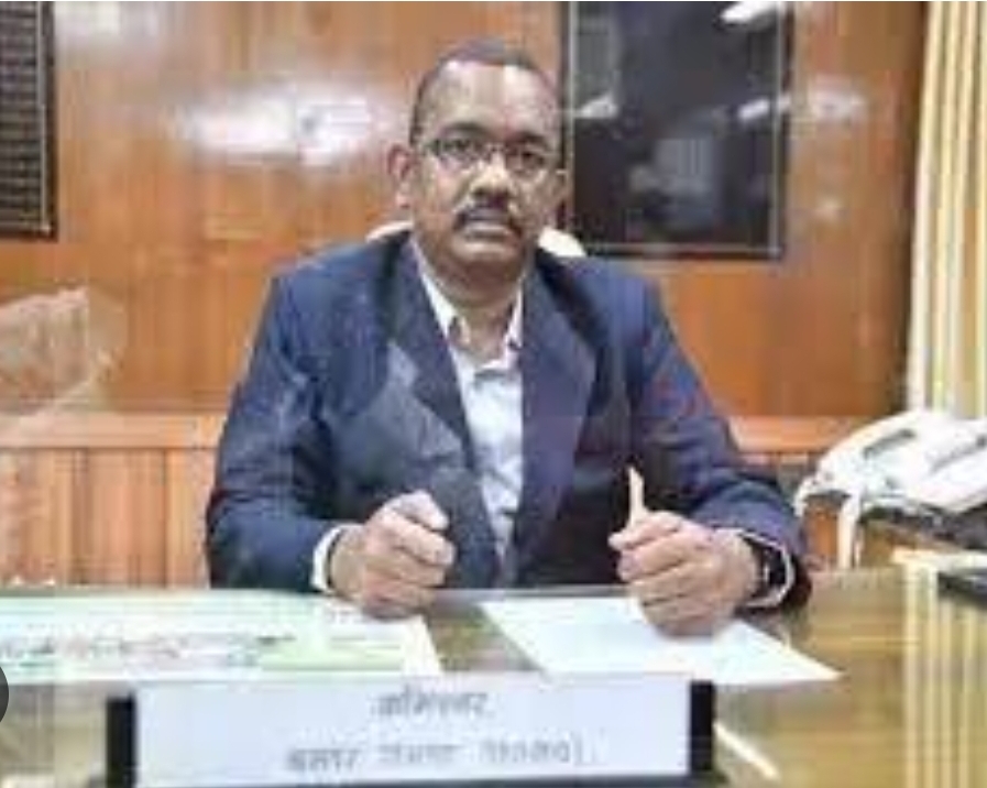 बस्तर कमिश्नर श्याम धावडे ने छिंदगढ़ तहसील कार्यालय का किया आकस्मिक निरीक्षण