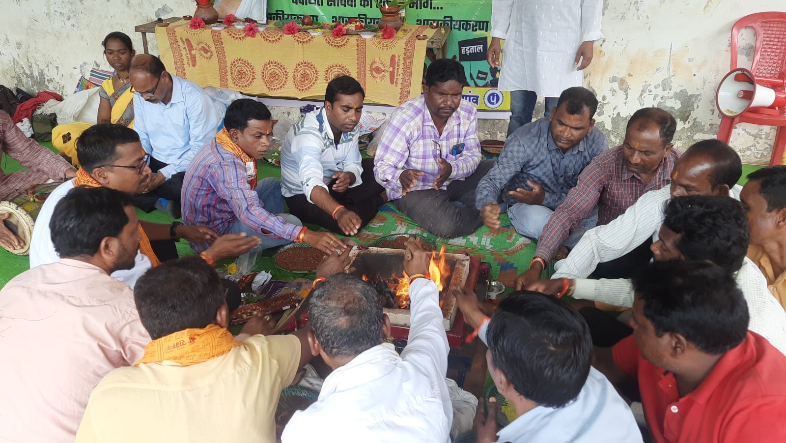 कांग्रेस सरकार की सद्बुद्धि के लिए सचिव संघ ने किया यज्ञ