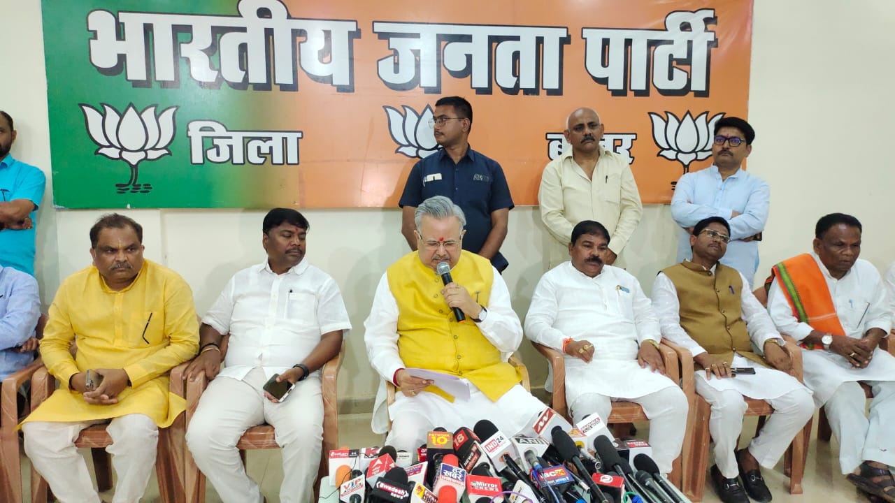 भरोसे का सम्मेलन नहीं कांग्रेस का तमाशा - डॉ. रमन सिंह