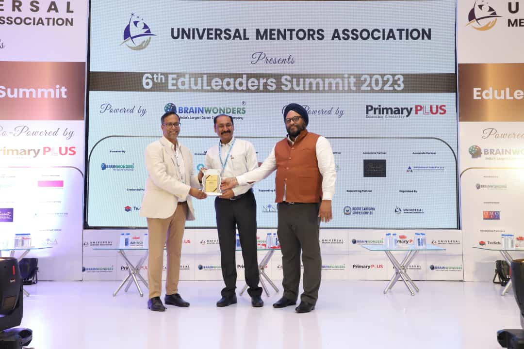 प्रिंसिपल ऑफ द ईयर से सम्मानित हुए संजय कुमार