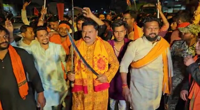 केशकाल में हनुमान जयंती पर निकली शोभायात्रा, संतराम नेताम शोभायात्रा हुए शामिल