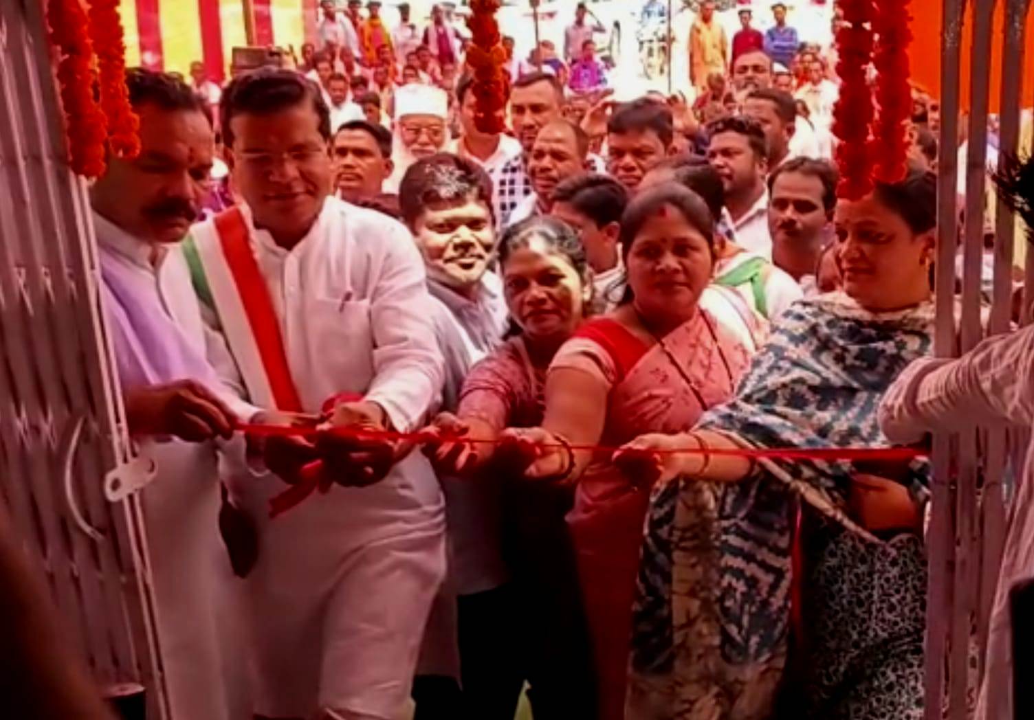 <em>विधायक ने जिला सहकारी बैंक के नवीन शाखा भवन का किया लोकार्पण</em>